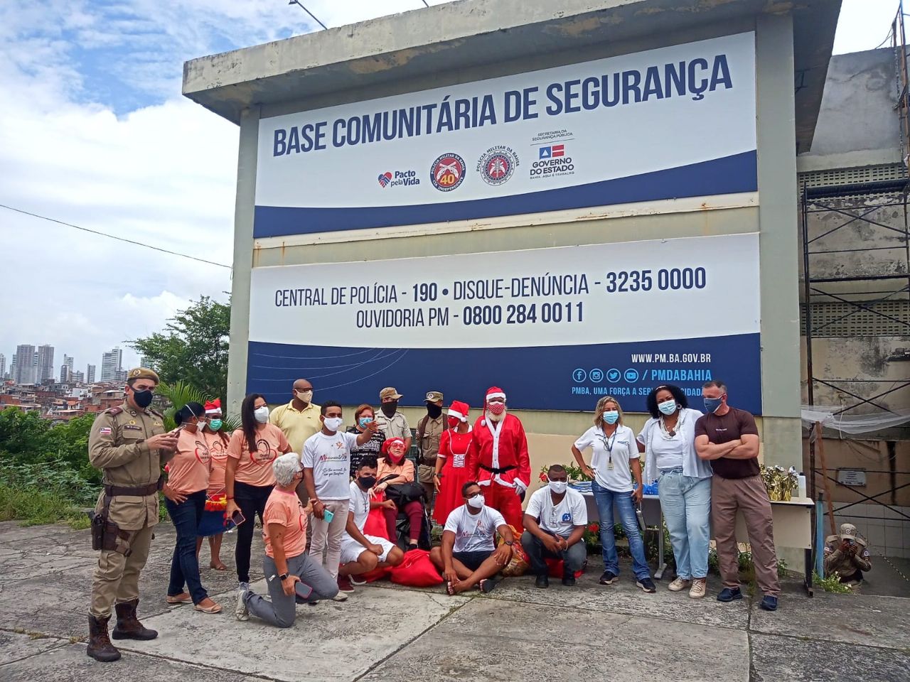 DISTRUIÇÃO DE CESTAS BÁSICAS 