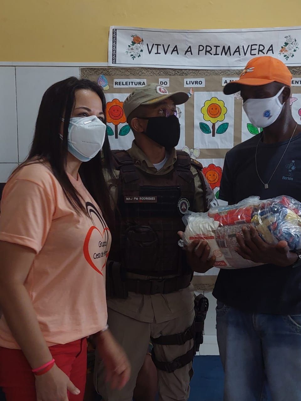 DISTRUIÇÃO DE CESTAS BÁSICAS 
